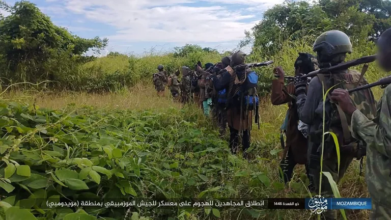 ولاية موزمبيق – صور: هجوم جنود الخلافة على معسكر للجيش الموزمبيقي الصليبي قرب قرية (ديمايو) بمنطقة (مويدومبي) في (كابو ديلغادو) شمالي موزمبيق